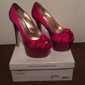 Steve Madden Erykka pep toe heels